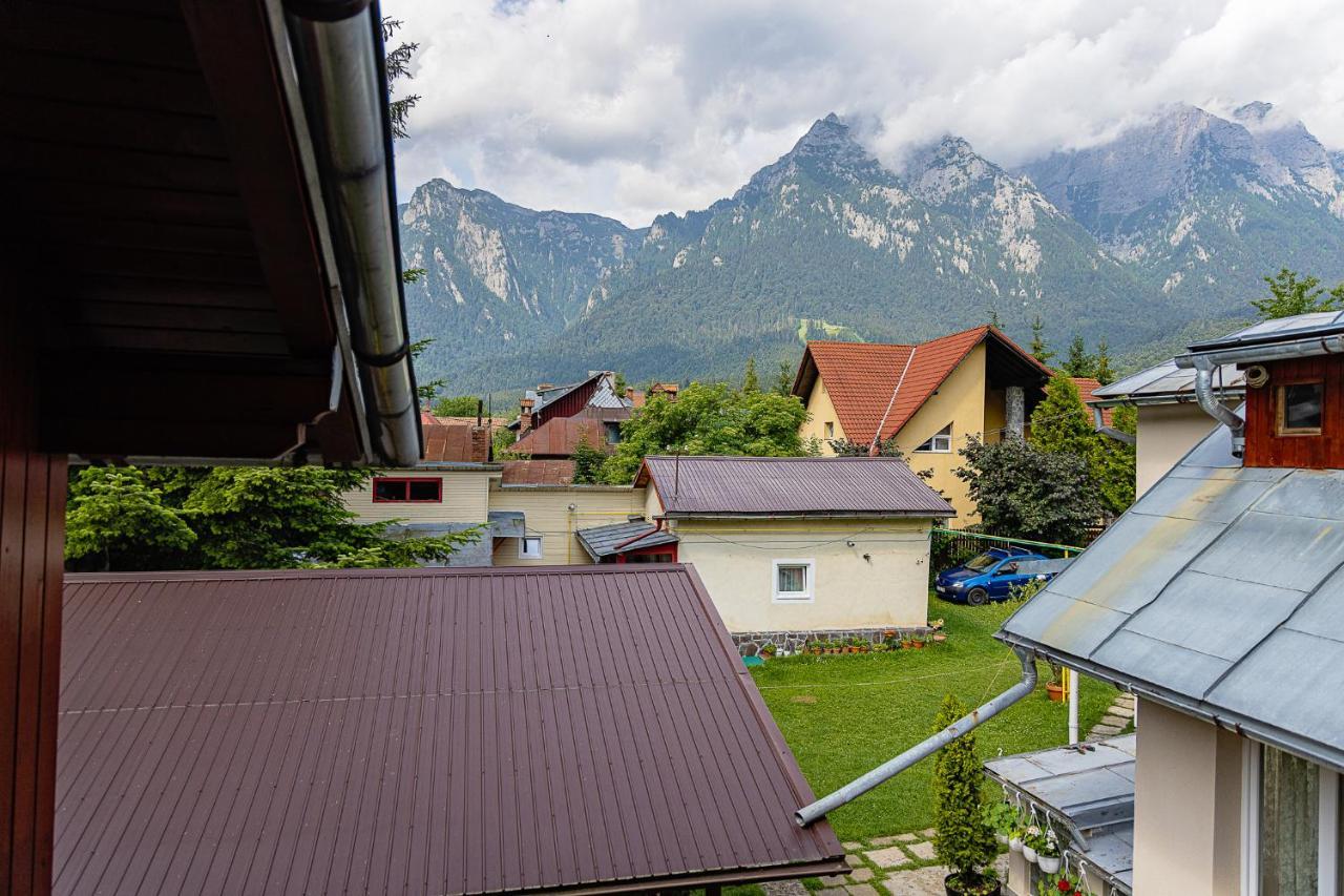Pensiunea Montan Buşteni Esterno foto